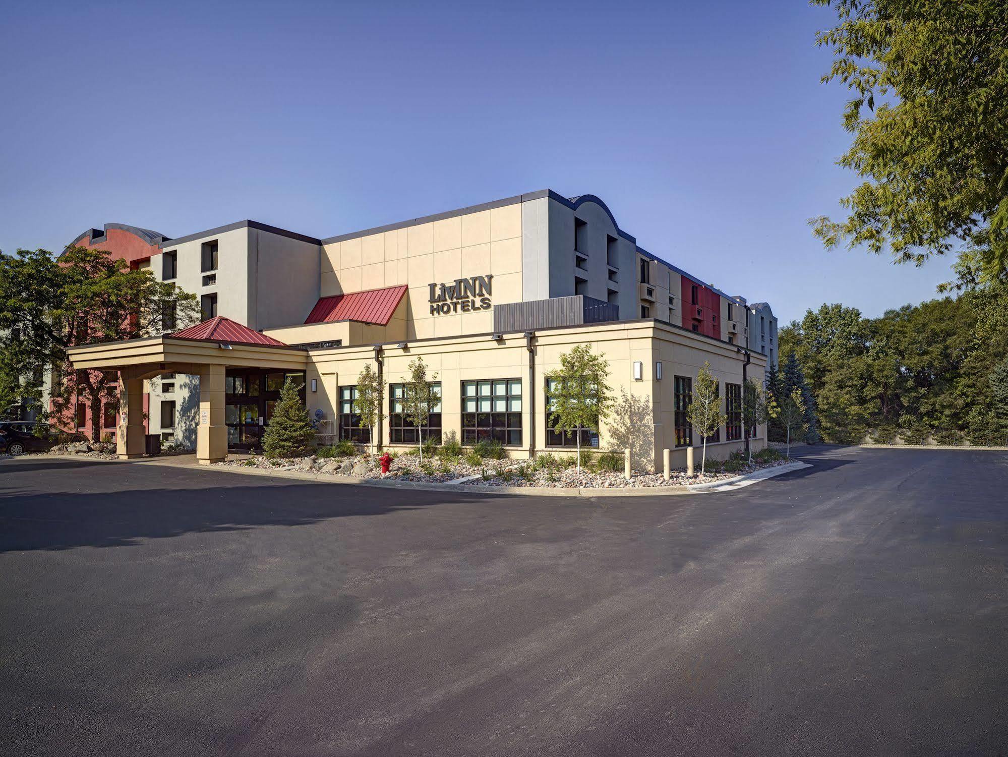 Livinn Hotel Minneapolis South / Burnsville Exterior photo